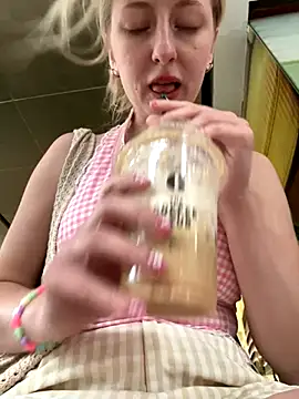 RonnieKiss live sex cam