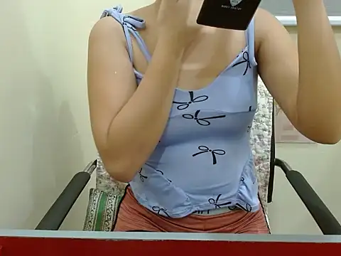 KinkyVianexxx's cam snapshot