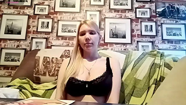 EvieBaggette's cam snapshot