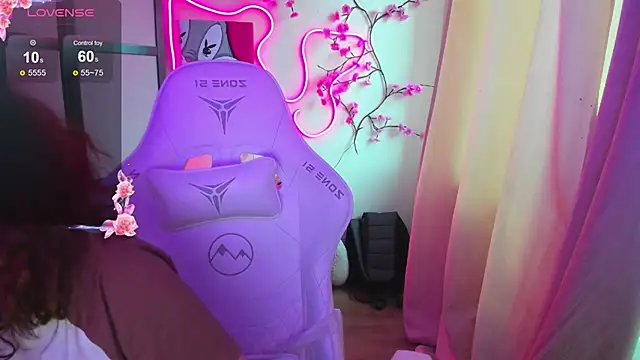 Anora_Miller's cam snapshot