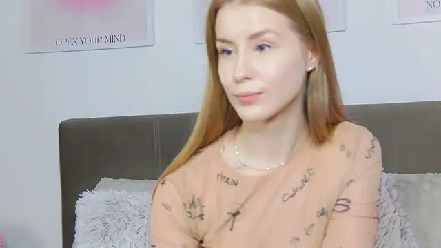 VioletiSwone's cam snapshot