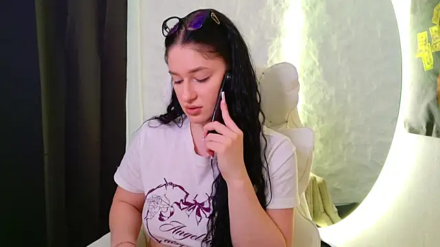 moniqque's cam snapshot