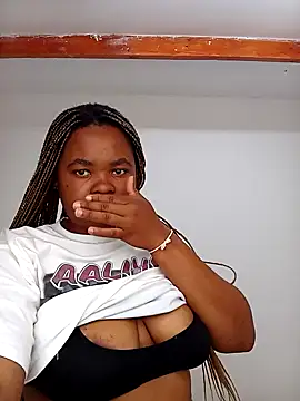 Lulubabee's cam snapshot