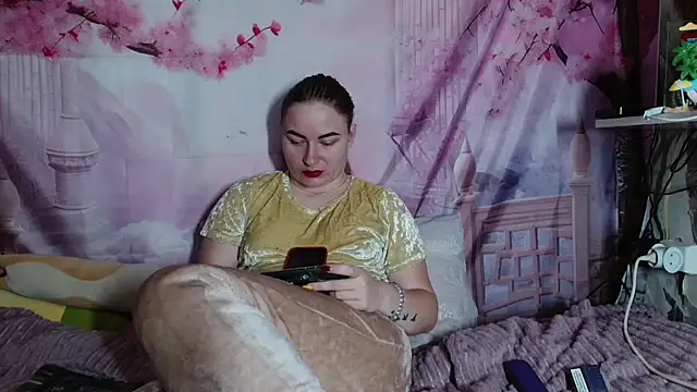 ElenaMaeer's Stripchat show and profile