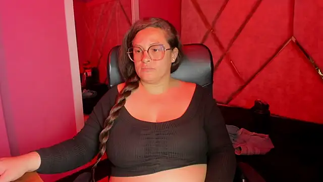 SaraThomso's Stripchat show and profile