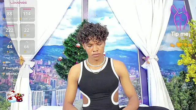 MilthonDelis live sex cam