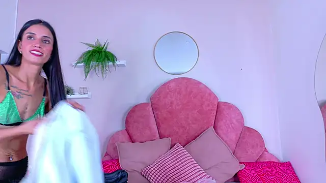 ChanelAdamss_'s cam snapshot