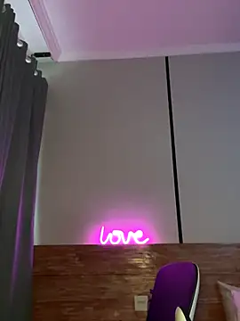 savana_heart's cam snapshot