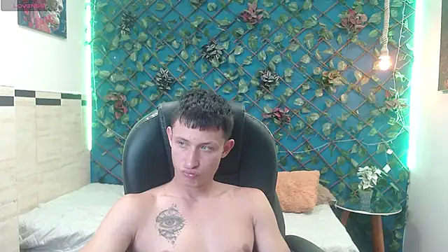 Garuo_18 live sex cam