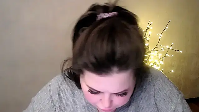 Emily_Mo's Stripchat show and profile