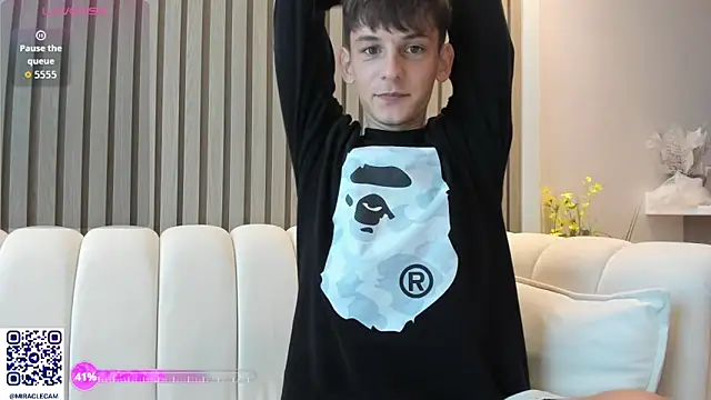 MiracleCam live sex cam