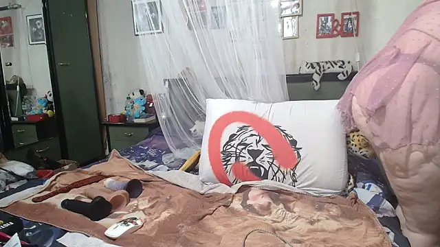 Lilirose-63's cam snapshot