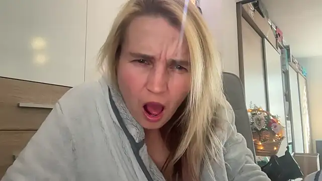 s-te-fan-i's cam snapshot