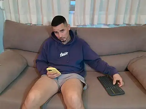 Milanthompson2025's cam snapshot