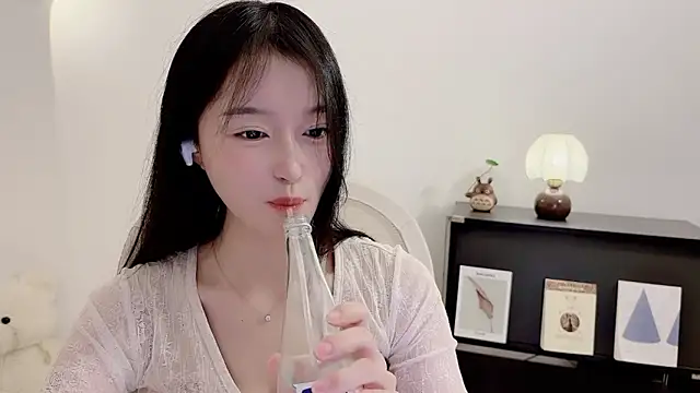 Onechestnut's cam snapshot