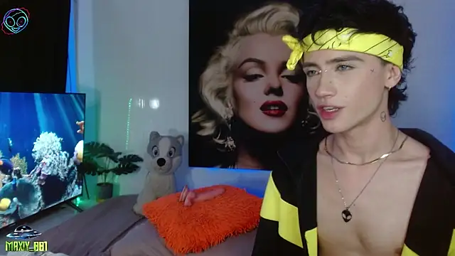 maxiy_001 live sex cam