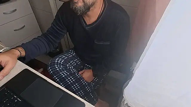 TigerOne19's cam snapshot