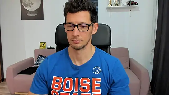 BrutusK08 live sex cam