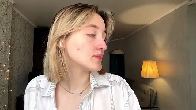 Emily_lyy's cam snapshot