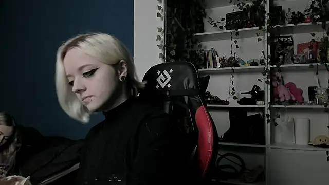 Holy_Mistress_S's cam snapshot