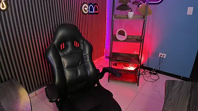 emily_roberts1's cam snapshot