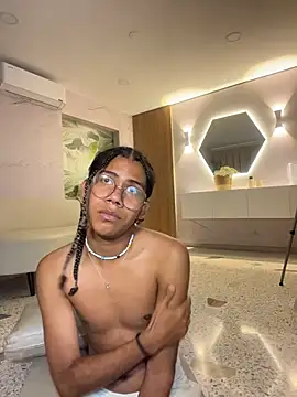 Maxim-Walker live sex cam