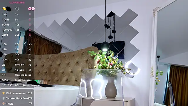 TiffanyWestX's cam snapshot