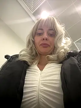 blondegirlx's cam snapshot