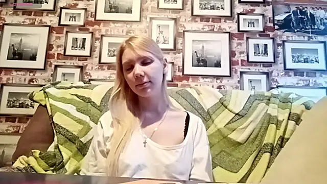 EvieBaggette's cam snapshot