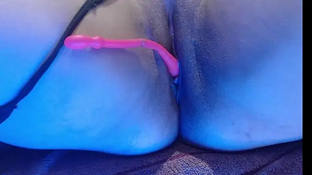 emily_sexxx's cam snapshot