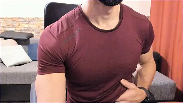 HotHunkTrainer's cam snapshot