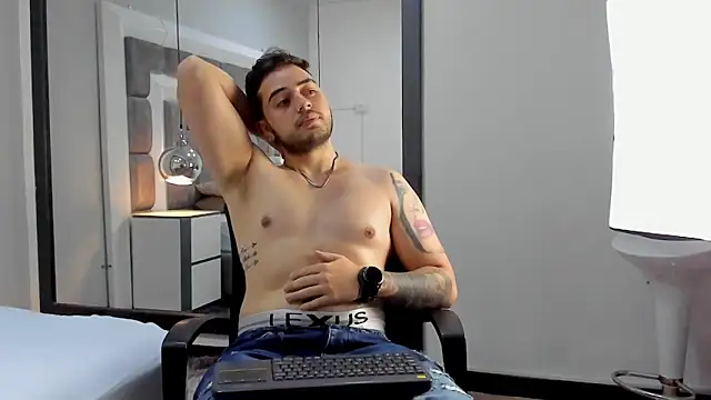 Ethan_Greys's cam snapshot