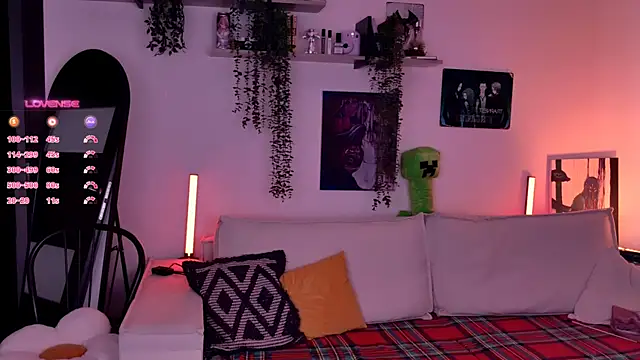 Lollyshy live sex cam