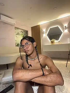 Maxim-Walker live sex cam