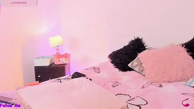 SophieRossi's Stripchat show and profile