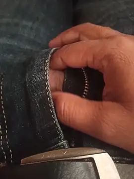 Gujjuuboys live sex cam