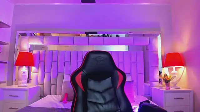 mariiahneedles live sex cam