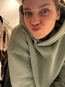 ValenciaShock live sex cam