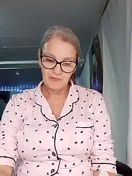 irinamaux live sex cam