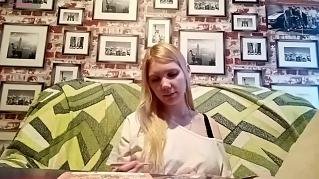 EvieBaggette's cam snapshot