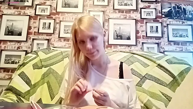 EvieBaggette's cam snapshot