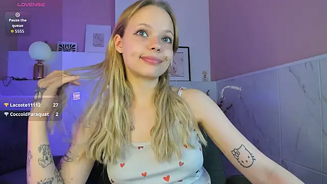 lucy_loy's cam snapshot