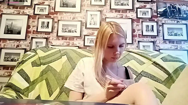 EvieBaggette's cam snapshot