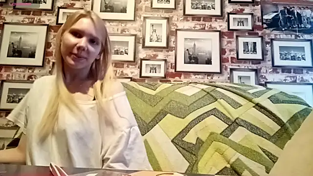 EvieBaggette's cam snapshot