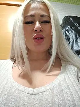 MILFBARBY live sex cam