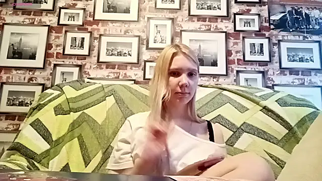 EvieBaggette's cam snapshot