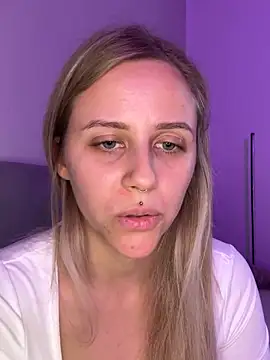 lunawolf21's cam snapshot