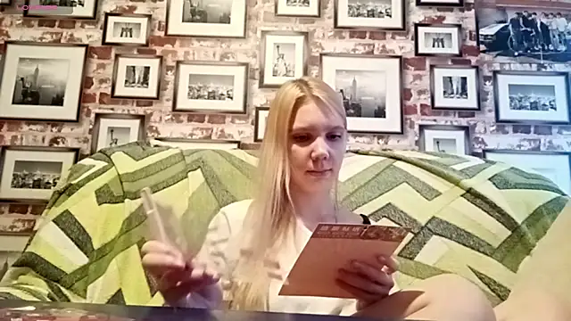 EvieBaggette's cam snapshot