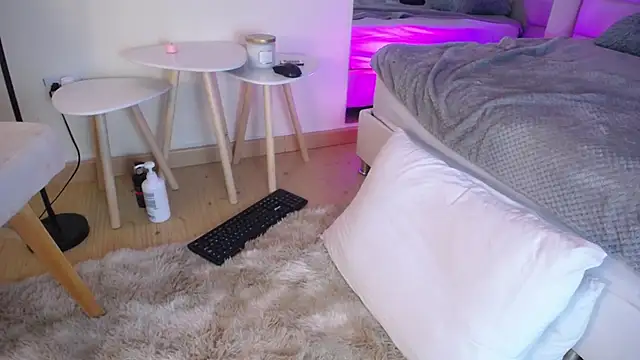 Miss_Loise's cam snapshot