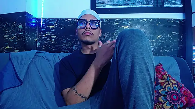 LatinWolfBoy's cam snapshot